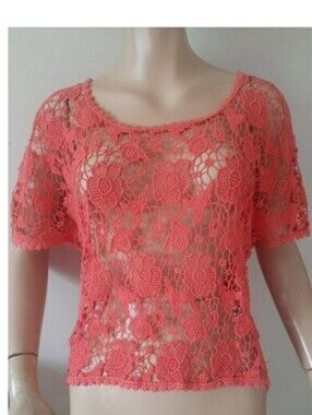 C'est Moi Clothing Co. Made in Italy Coral Crochet Top Size Large New With Tags
